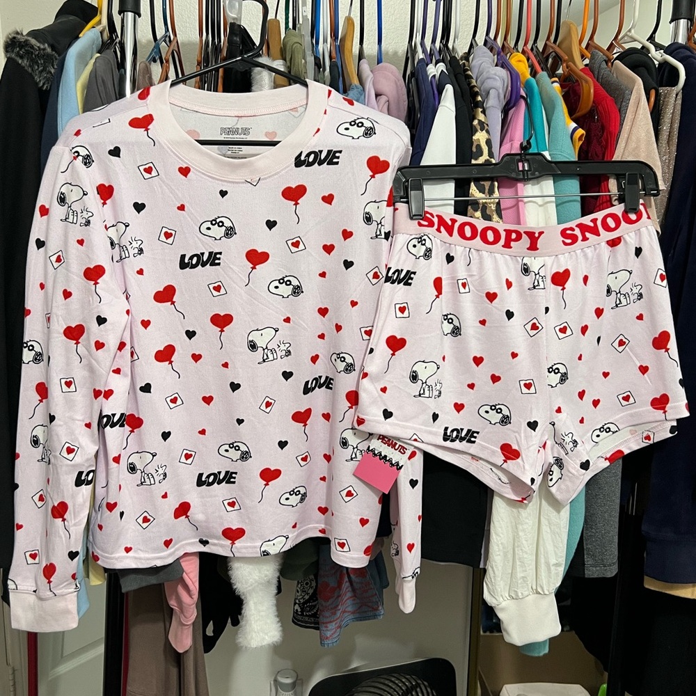 Peanuts Pink Snoopy Love Print Pajama Set